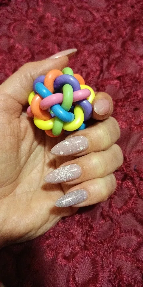 Chew 'n' Play: Colorful Training Toy Ball for Pets photo review