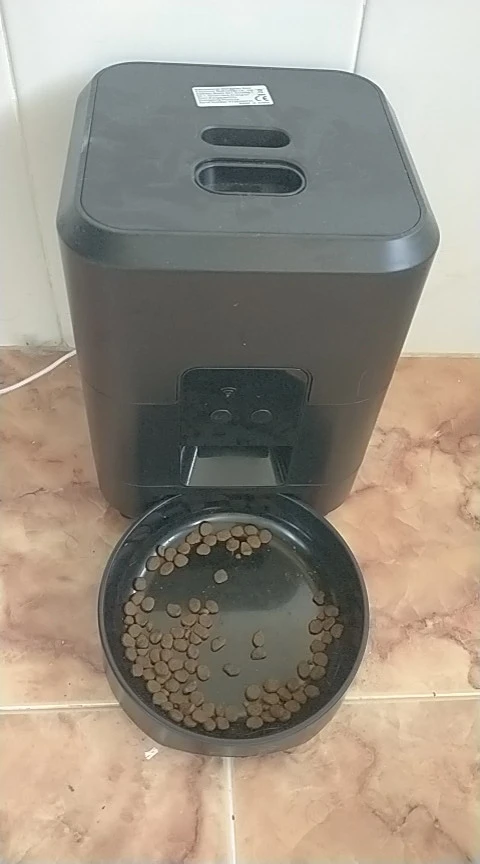 Comedero inteligente para mascotas, alimentador automático para gatos, máquina de comida lenta para perros con dispensador automático de comida para gatos cuantitativo temporizado, tazón para perros y gatos photo review