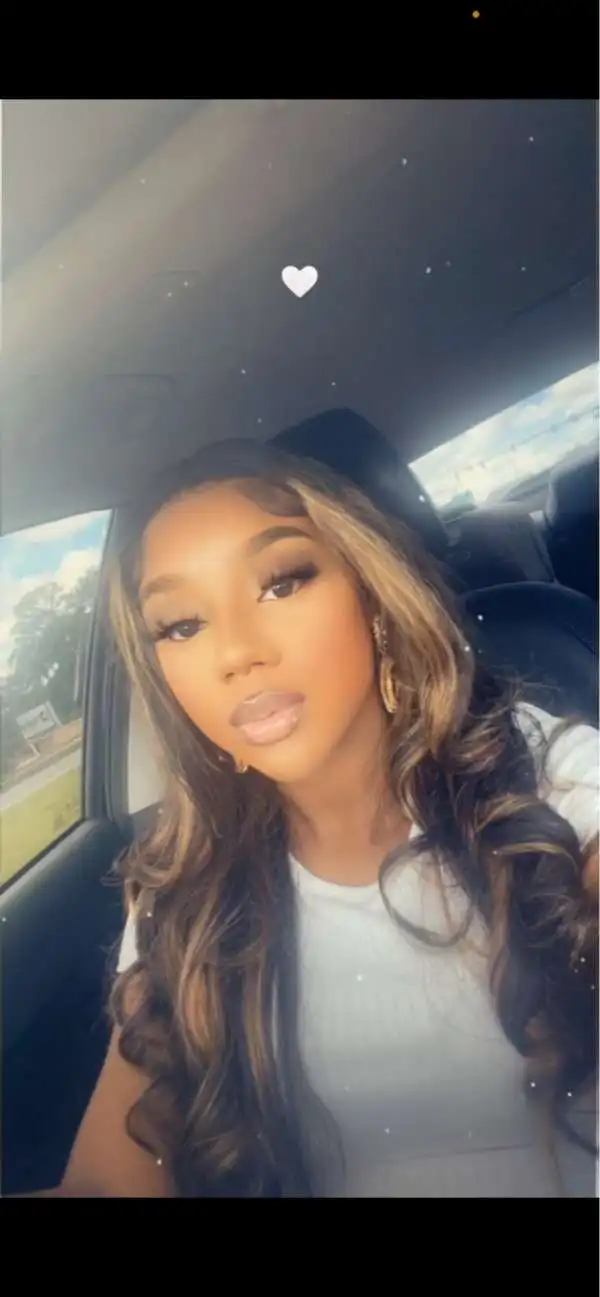 Lexy Synthetic Highlight Lace Frontal Wave Wig photo review