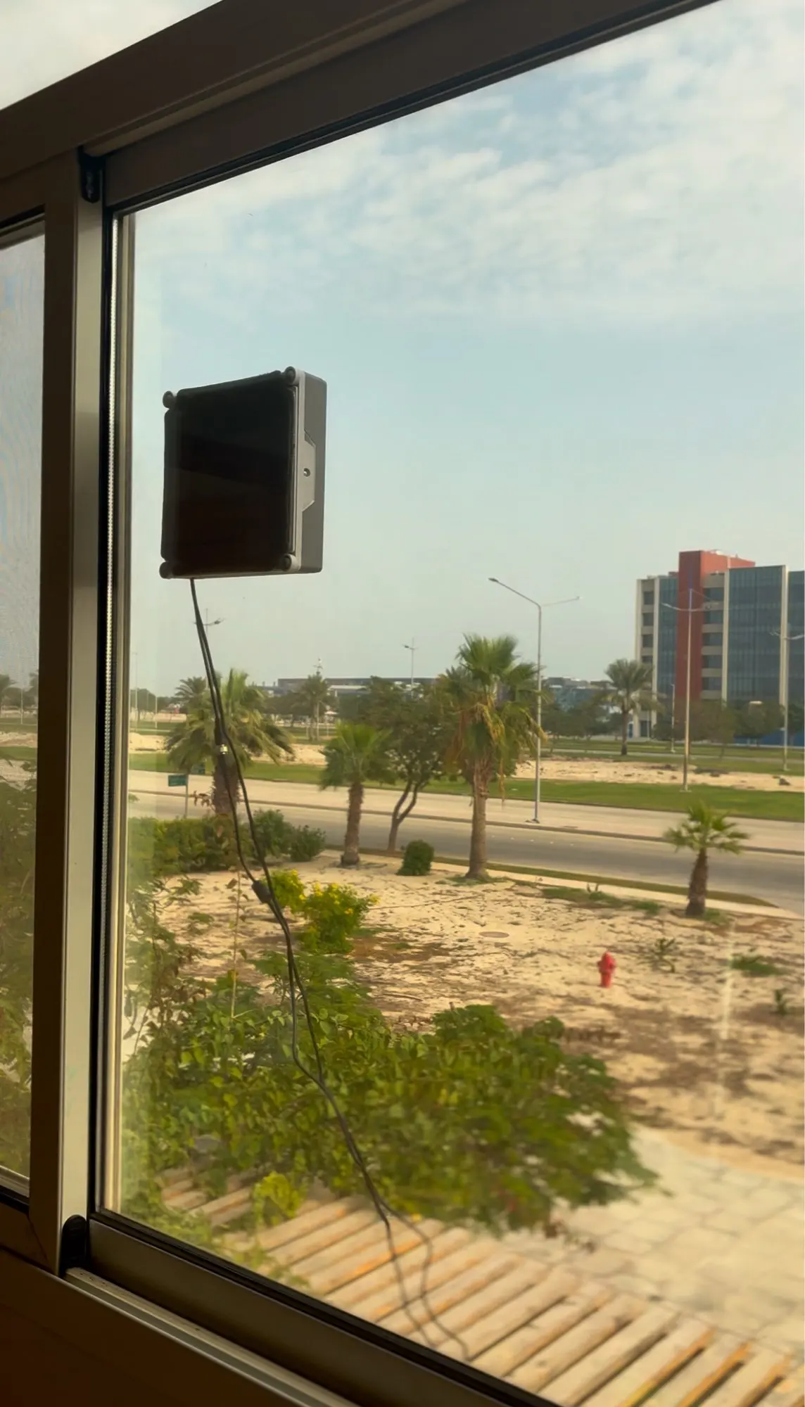 منظف النوافذ الذكي Abir WD8 ، مستشعر الليزر ، التحكم عن طريق التطبيق