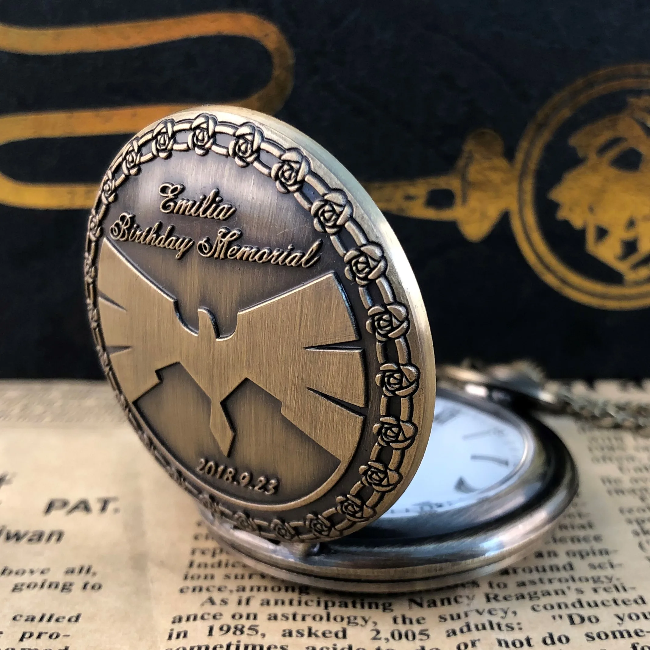 Рисунок 4 - Бронзовые антикварные военные кварцевые карманные часы