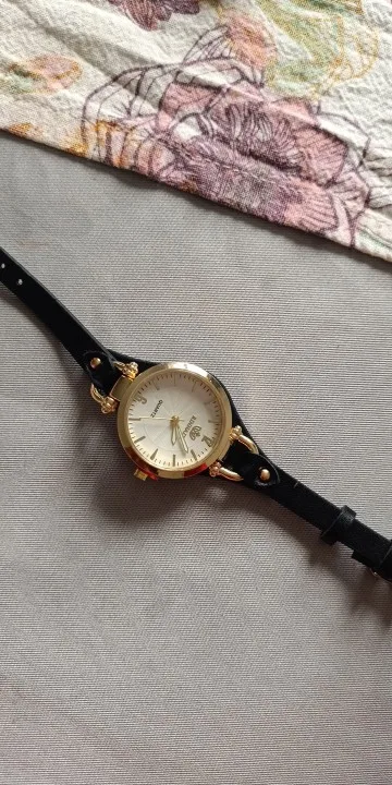 2024 Women's PU Leather Thin Strap Quartz Watch photo review