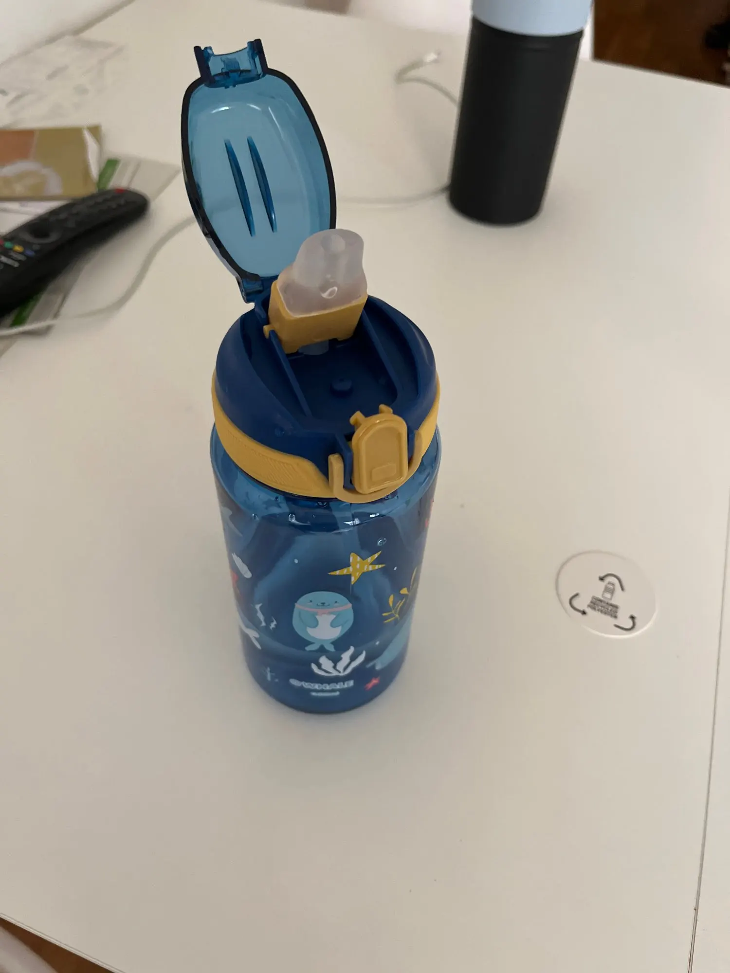 Botella de agua de dinosaurio de 600ml para niños, taza para sorber de agua con pajita de silicona, botellas de agua de plástico a prueba de fugas, taza de agua de verano para niños photo review