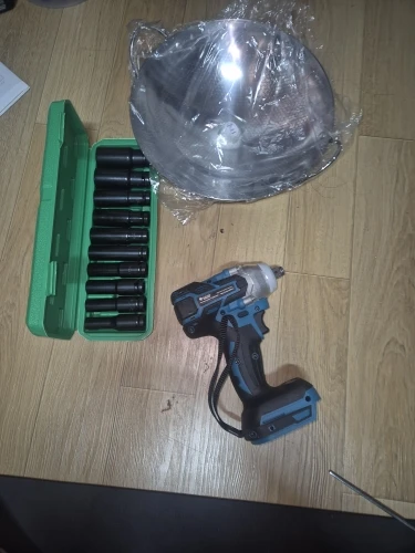 TW285 520N.m Cordless Electric Impact Wrench - Brushless Power Tool for Makita 18V Battery photo review