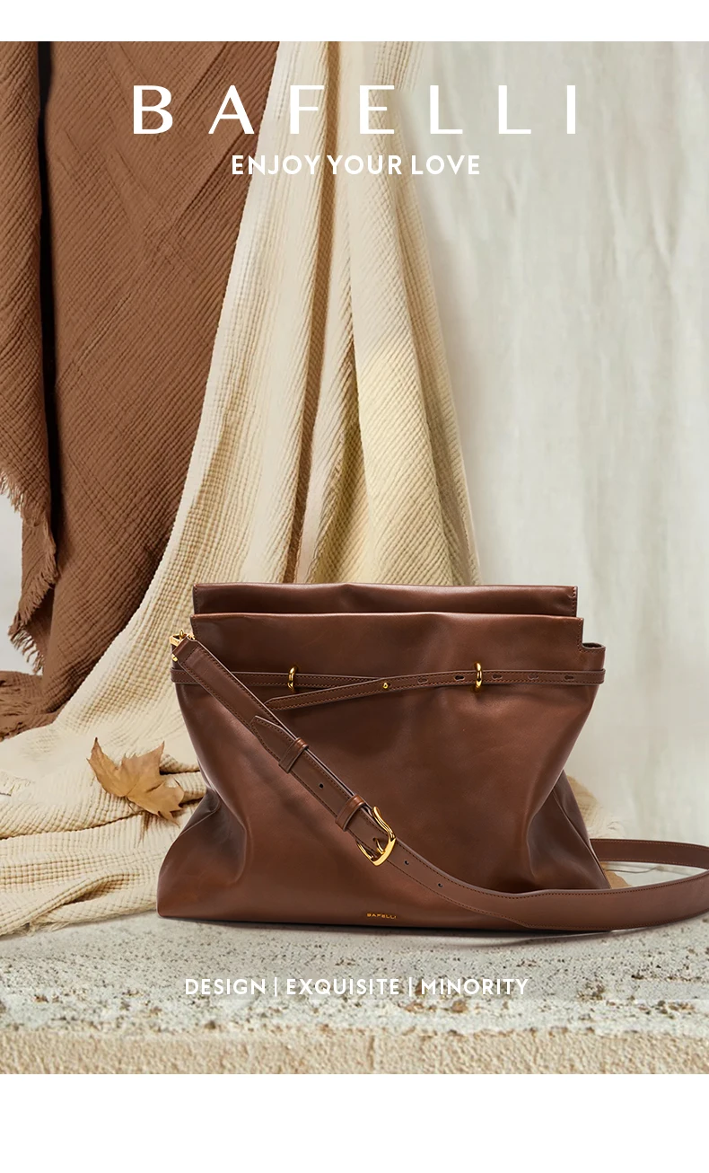 Interior zipper pocket close-up