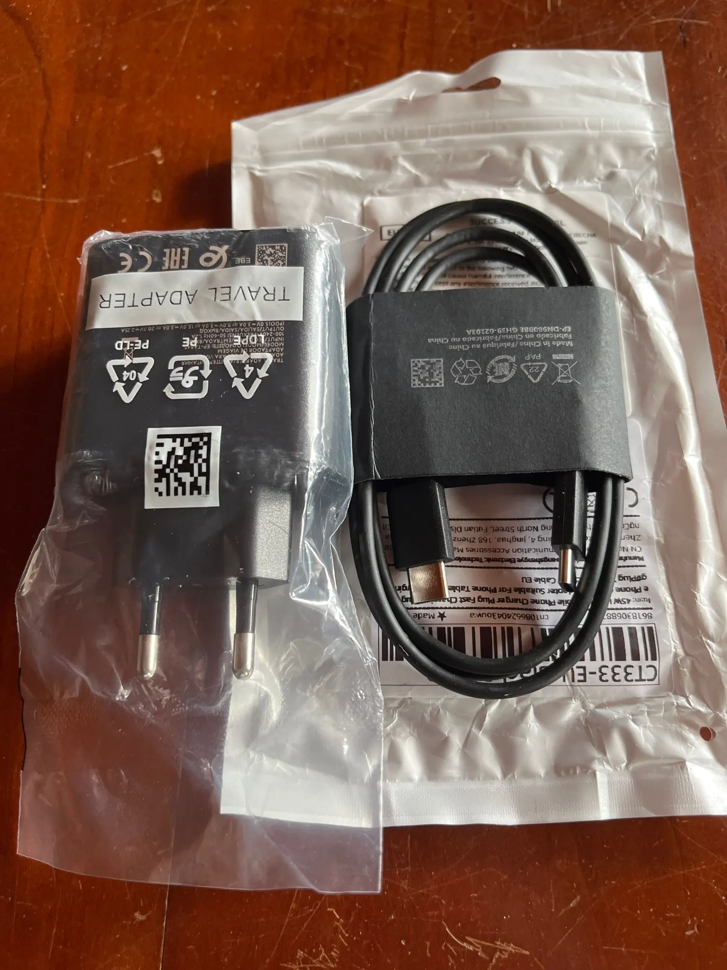 PD Charger 45W for Samsung Galaxy S23 S22 Fast Charging High Speed Type C Mobile Phone Adapter photo review