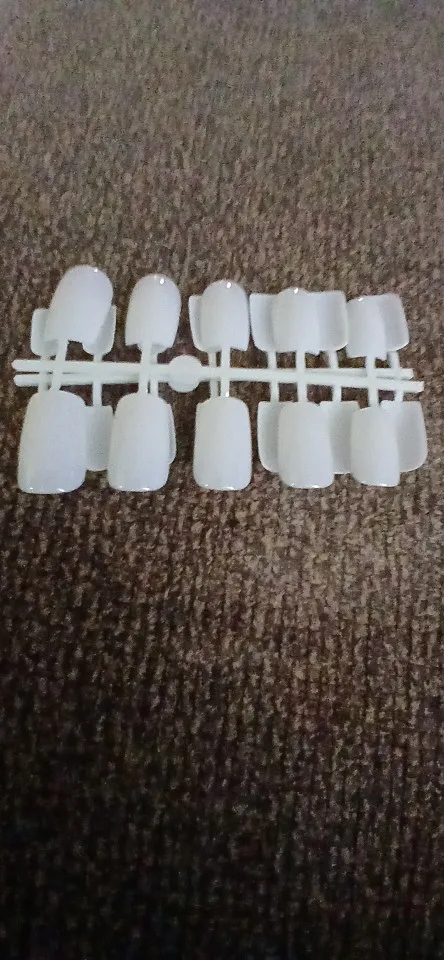 24 Square Short Fake Nails +1 Nail File +1 Piece of Jelly Glue photo review