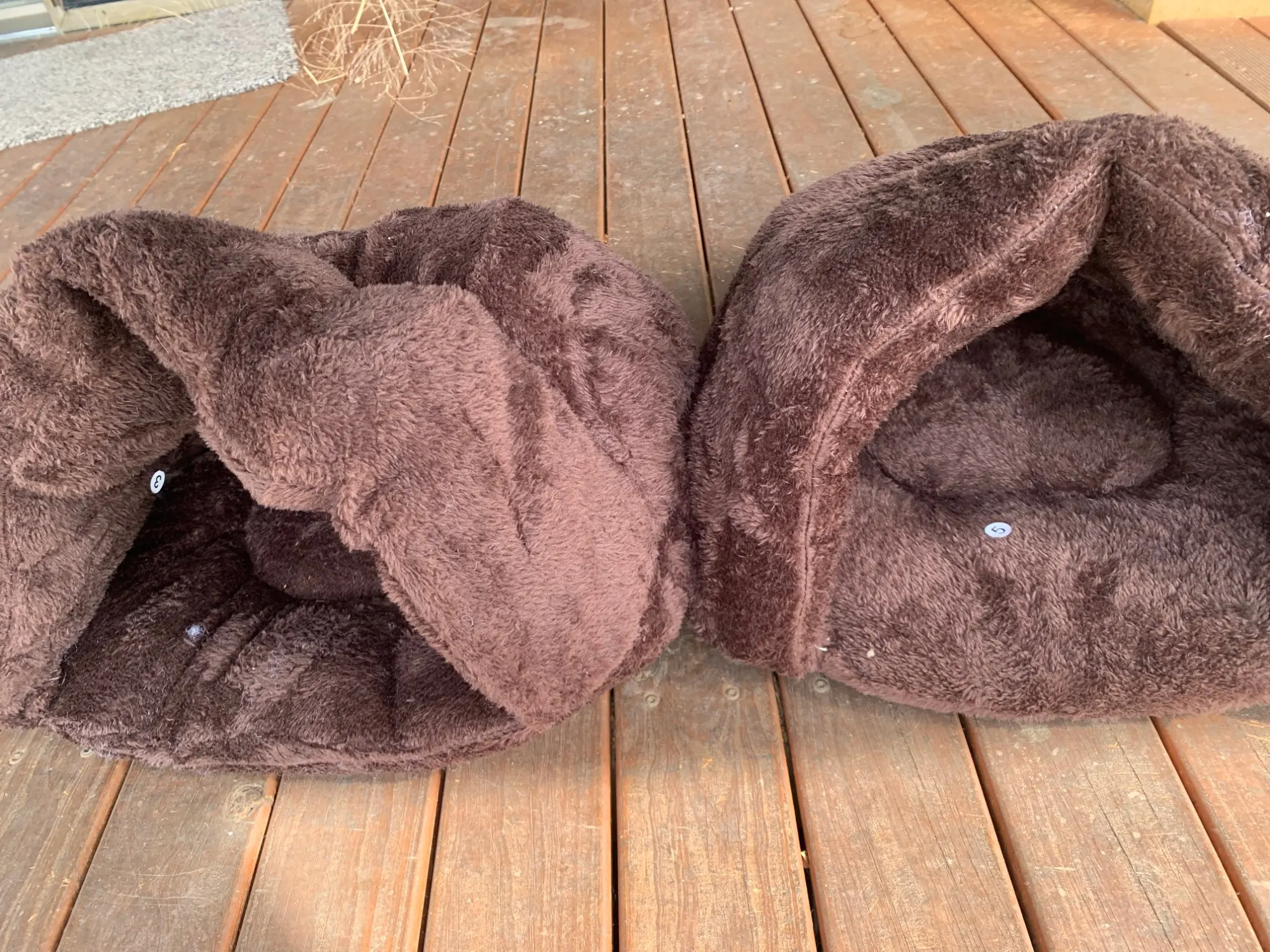 Cozy Haven: Fleece Cat Bed & Tent for Small Dogs and Cats photo review