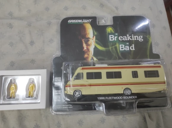 Greenlight Alloy 1:64 Scale 1986 Fleetwood Bounder RV Yellow Bus