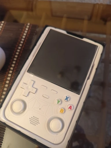 R36 ULTRA photo review