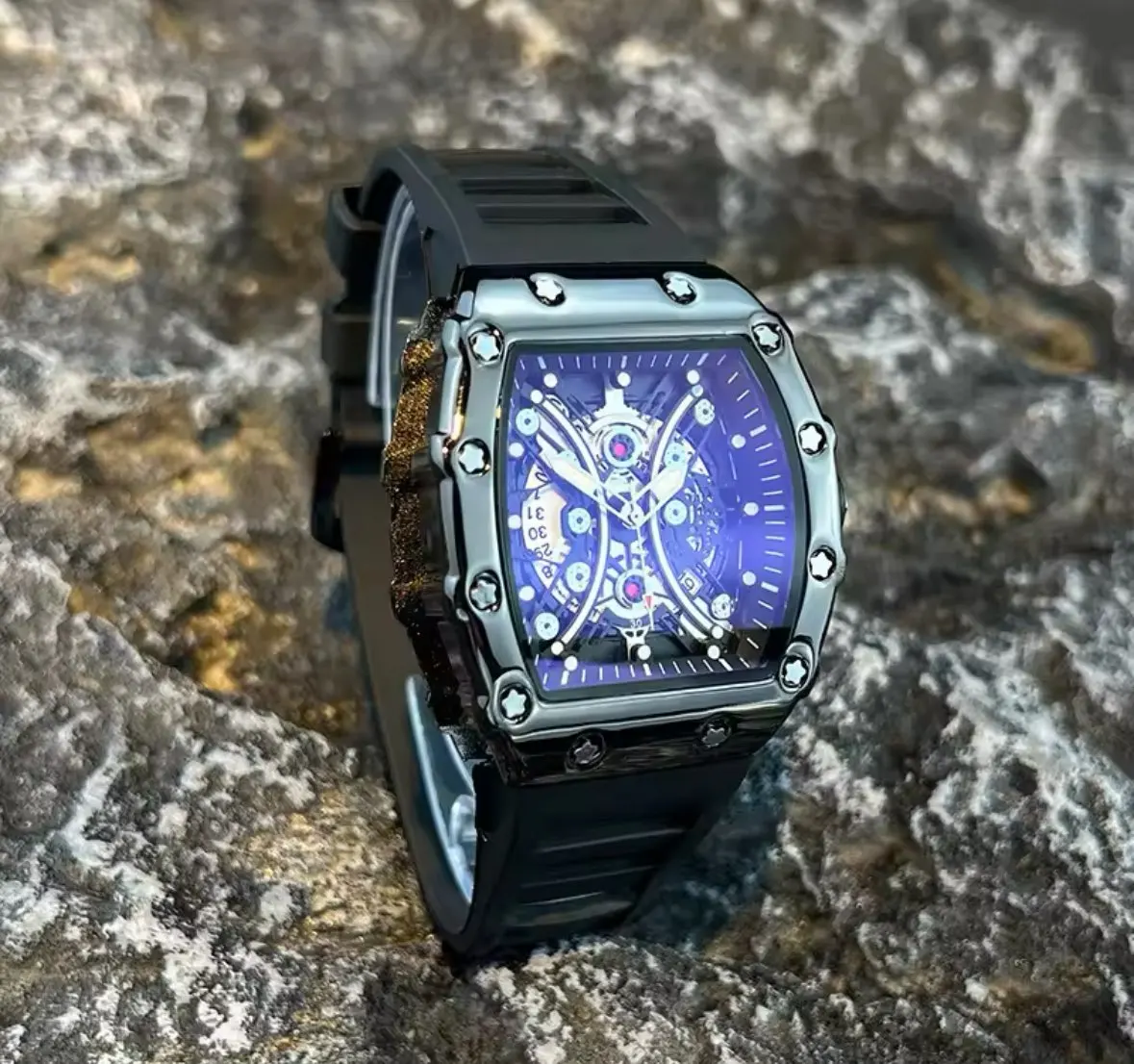 Relógio masculino luz marca de luxo barril vinho dial moda noite brilho relógio esportivo calendário reloj l146 photo review