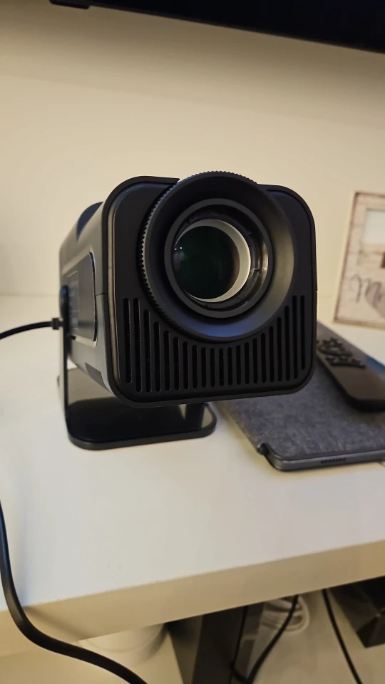 Magcubic HY320 Projector photo review