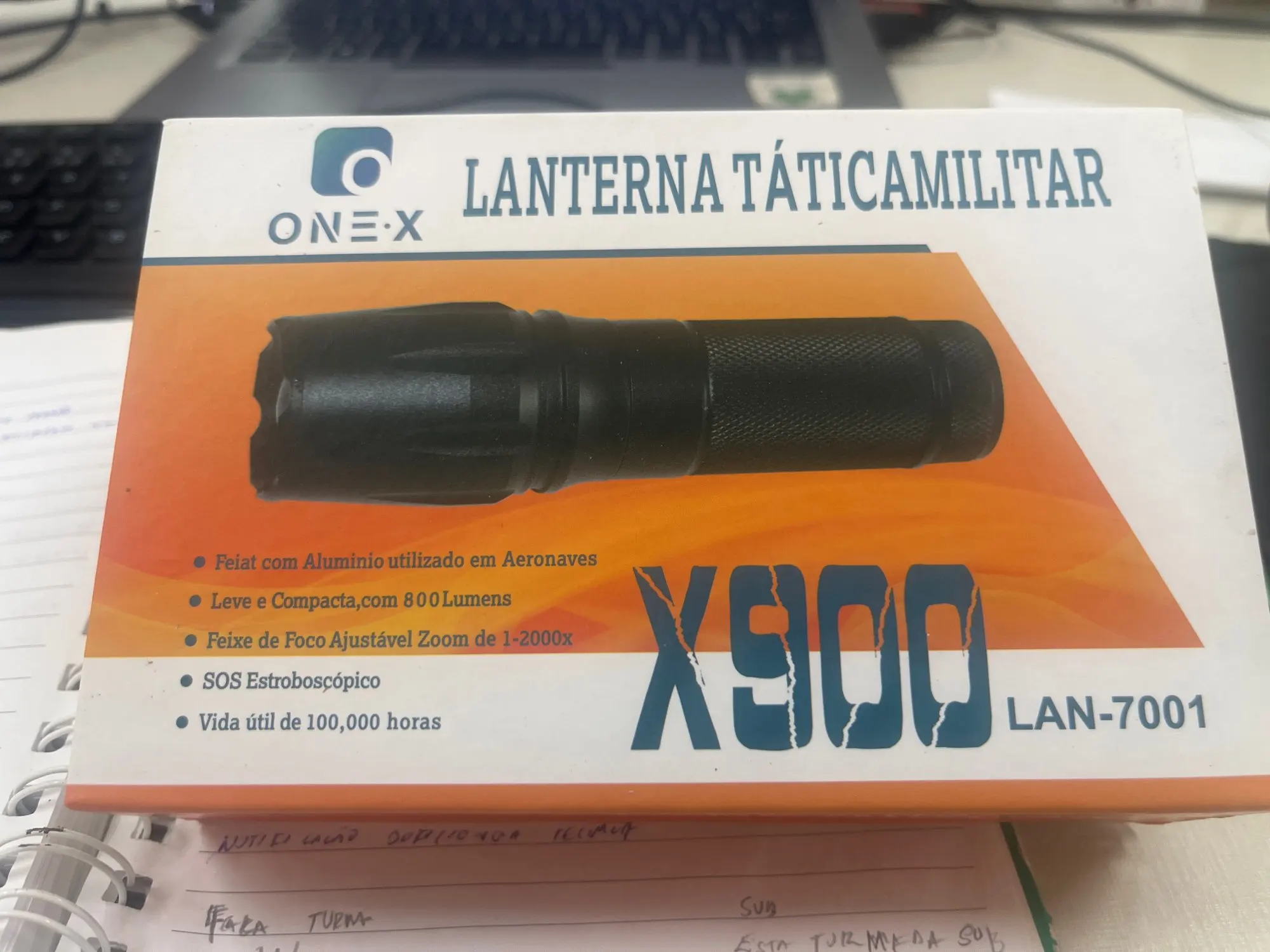 Lanterna Tática Militar X900 Profissional com Zoom Sinalizador Recarregável Luz Camping photo review