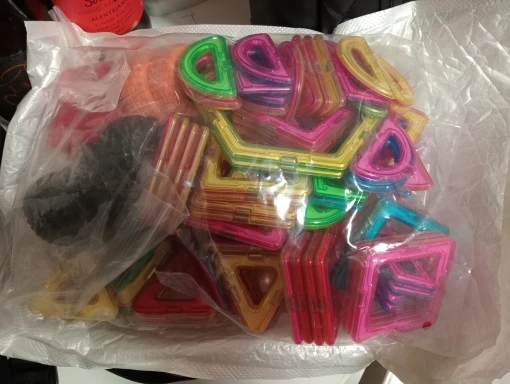 168 Magnet Bausteine - Konstruktionsspielzeug Set für kreative Designs photo review