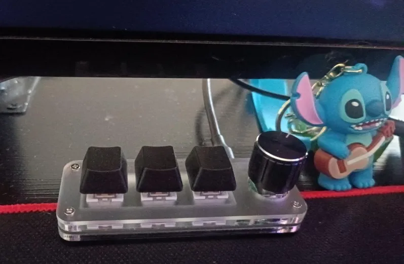 Mini Macro Mechanical Keyboard RGB with 3 Photoshop Keys photo review