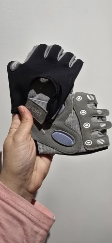 1 Pair Soft Half Fingers Sports Fitness Gloves, Non-slip And Durable photo review