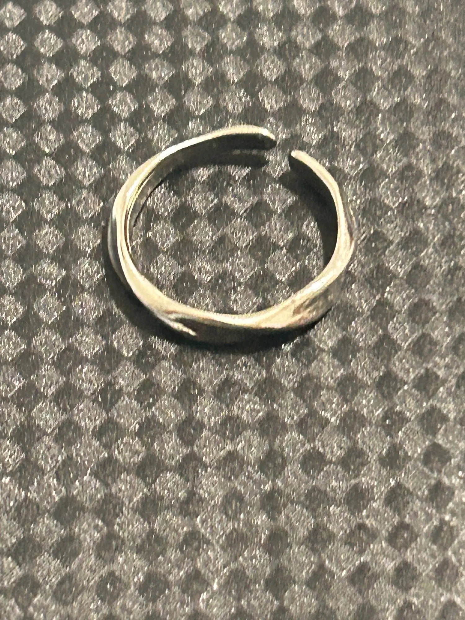 Gold Color Wavy Smooth Ring For Women Geometric Design Irregular Line Ring photo review