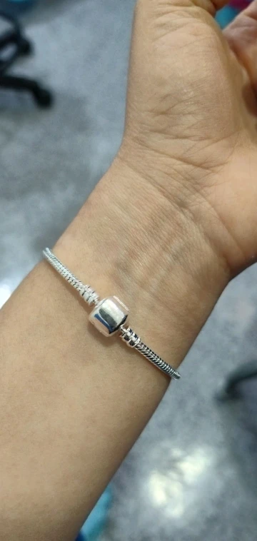 Joyería fina Original hecha a mano de lujo, pulsera de plata de ley 925 con dijes, pulseras suaves y lisas de hueso de serpiente para mujer photo review