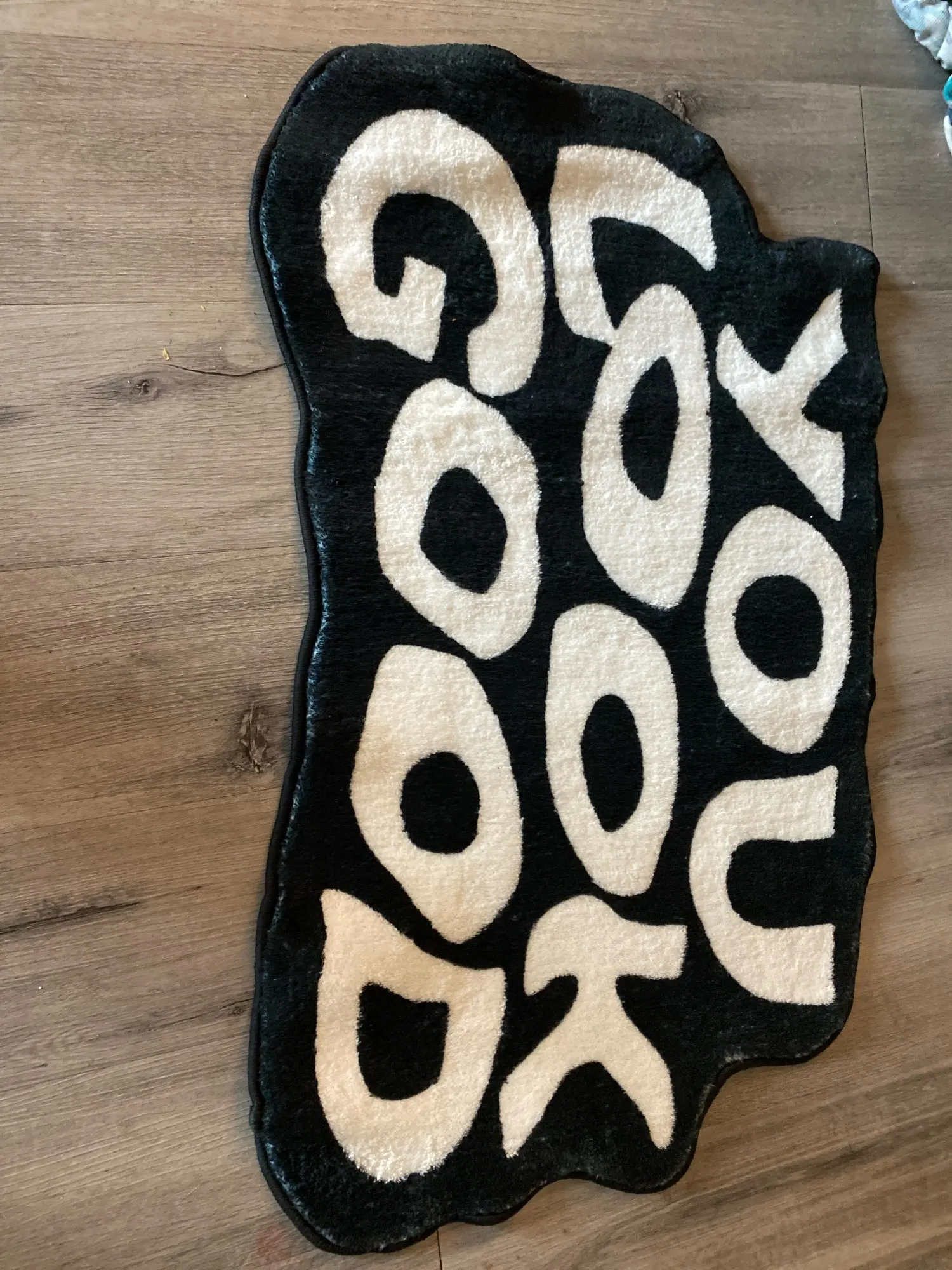 Stylish Anti-Slip Tufted Floor Mat with Inspiring Letter photo review