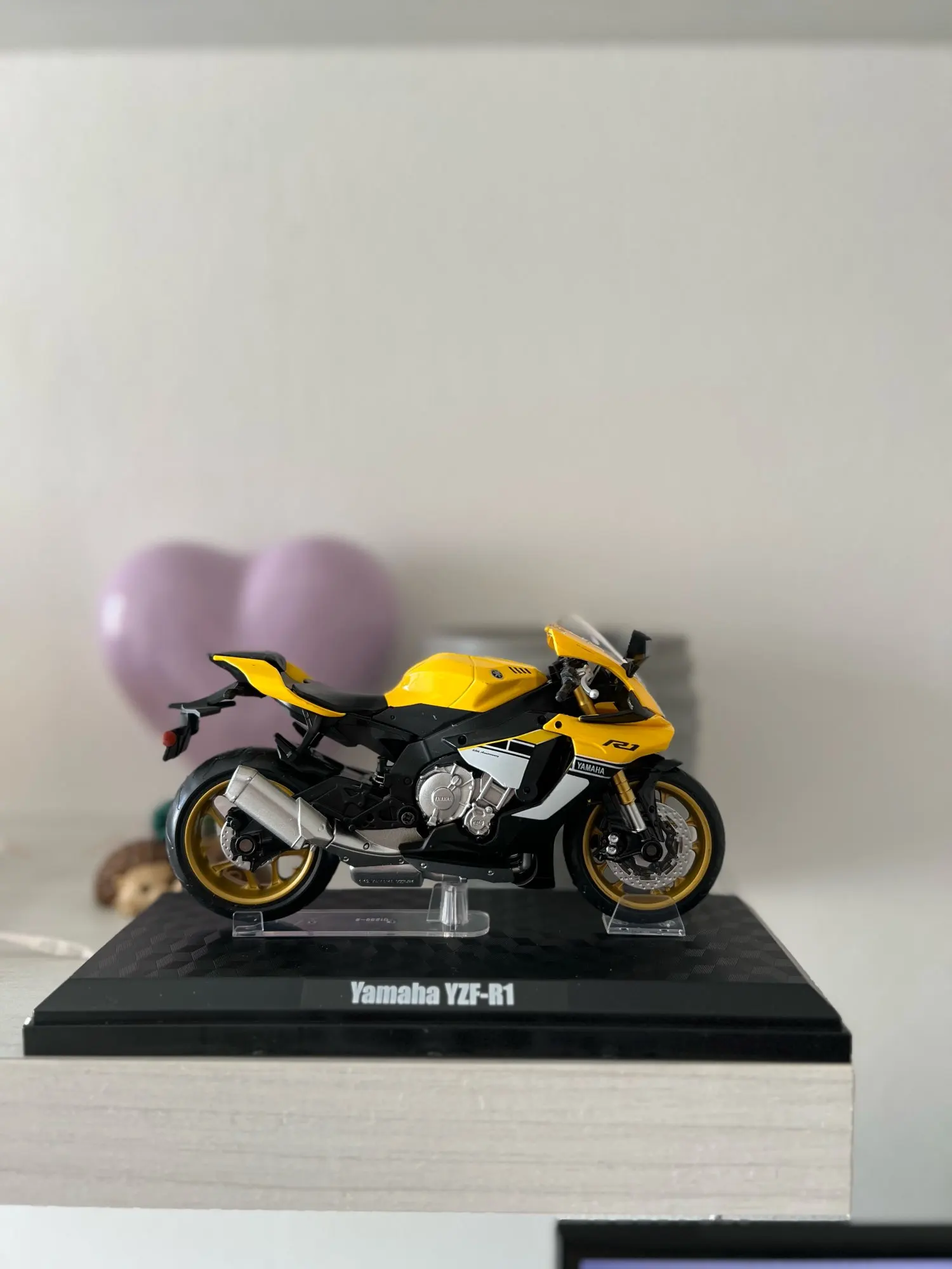 CCA 1:12 Yamaha YZF-R1 Alloy Motocross Licensed Motorcycle Model Toy Car Collection Gift Static die Casting Production photo review