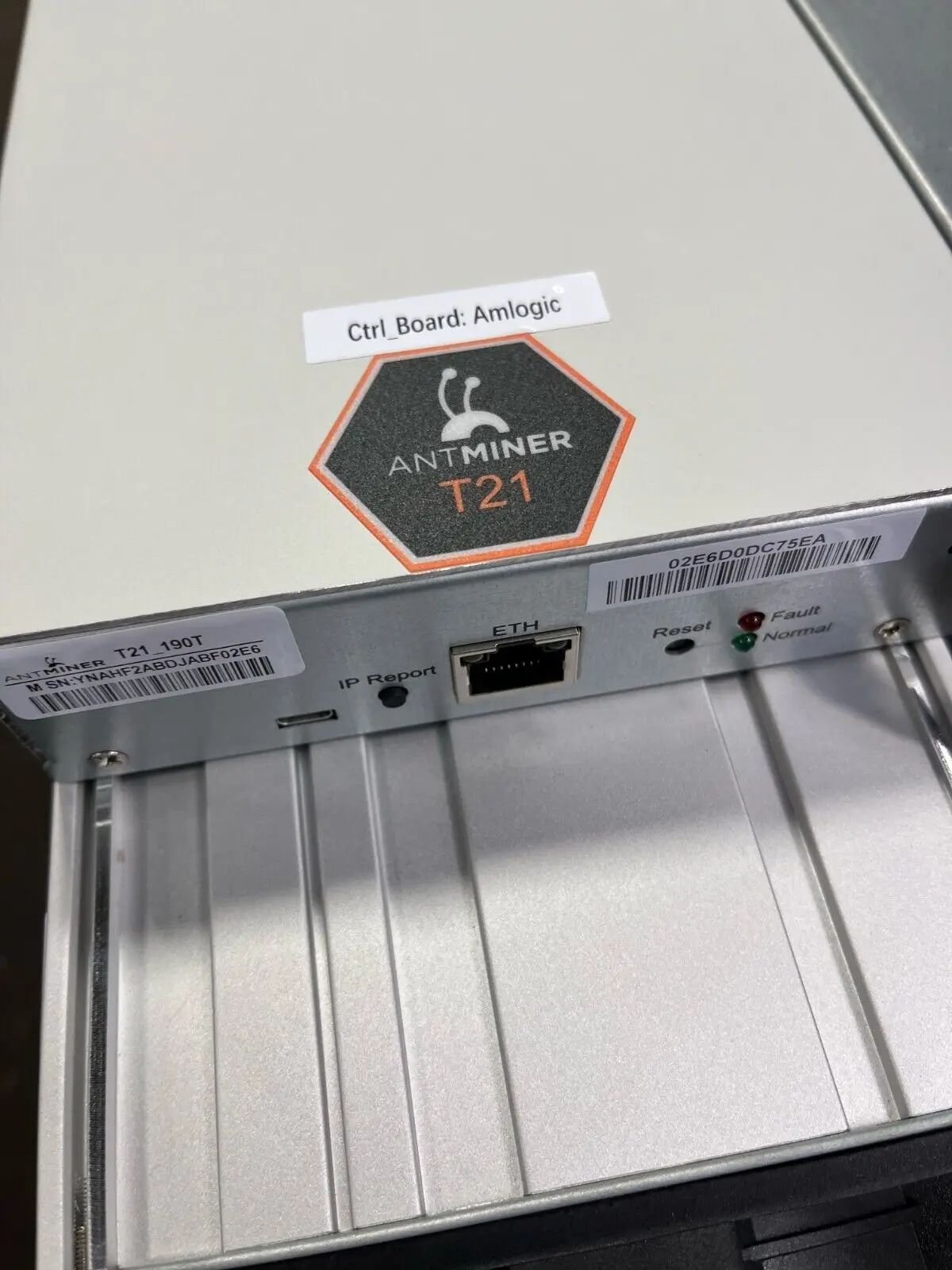 

Bitmain Antminer T21 190TH/s Bitcoin Miner
