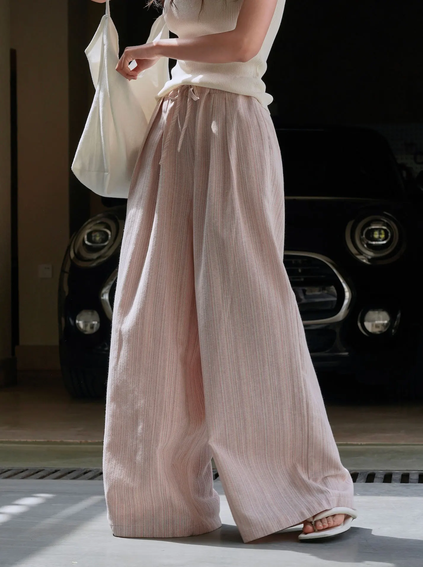 

New woman elegant trousers with elastic band