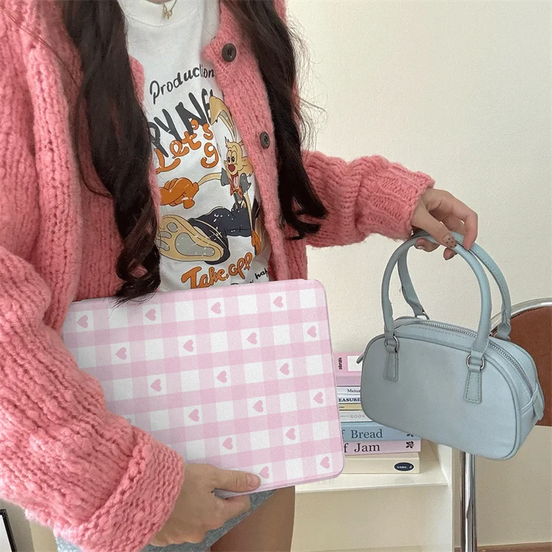 Chic Pink 360° Rotating Tablet Case - Fashion Love Edition
