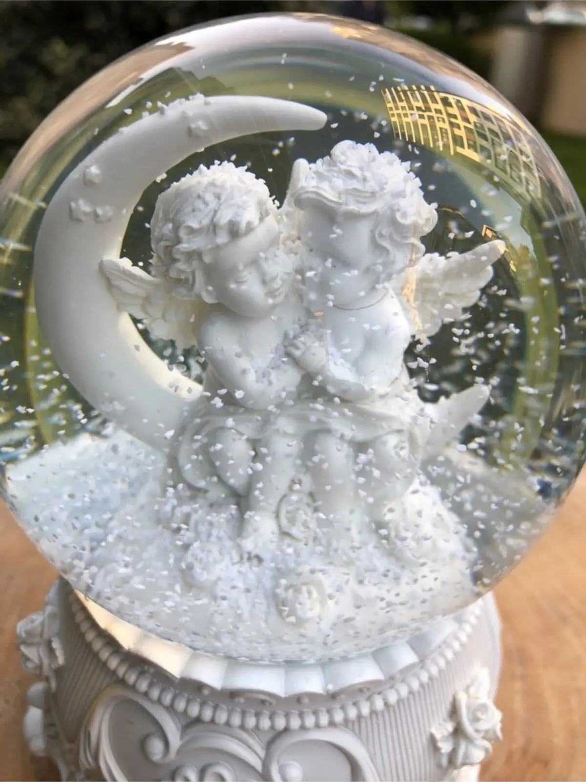 

Wind Up Inner Angel Figures Rotating On Its Axis Music Player Decorative Balls Home Office Products Teen Room