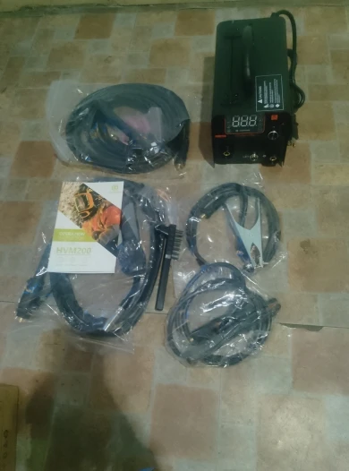 HZXVOGEN 3 in1 MIG/TIG/MMA Semi-Automatic Welding Machine HVM200 Inverter Welder Synergy Tool Non Gas For Gasless Iron Soldering photo review