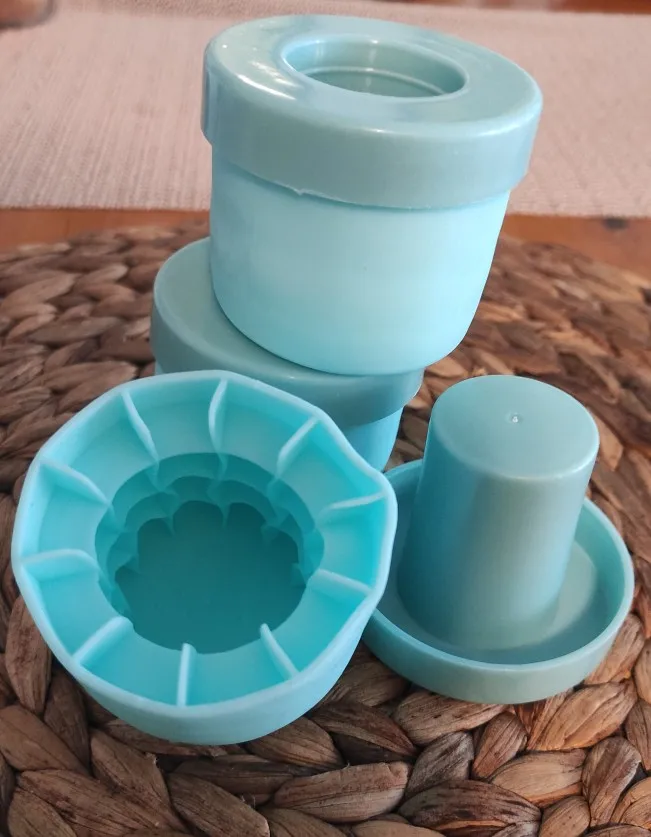 Silicone Ice Cube Mold Round Ice Bucket | Space-Saving Portable Ice Maker for Cocktails & Summer Drinks