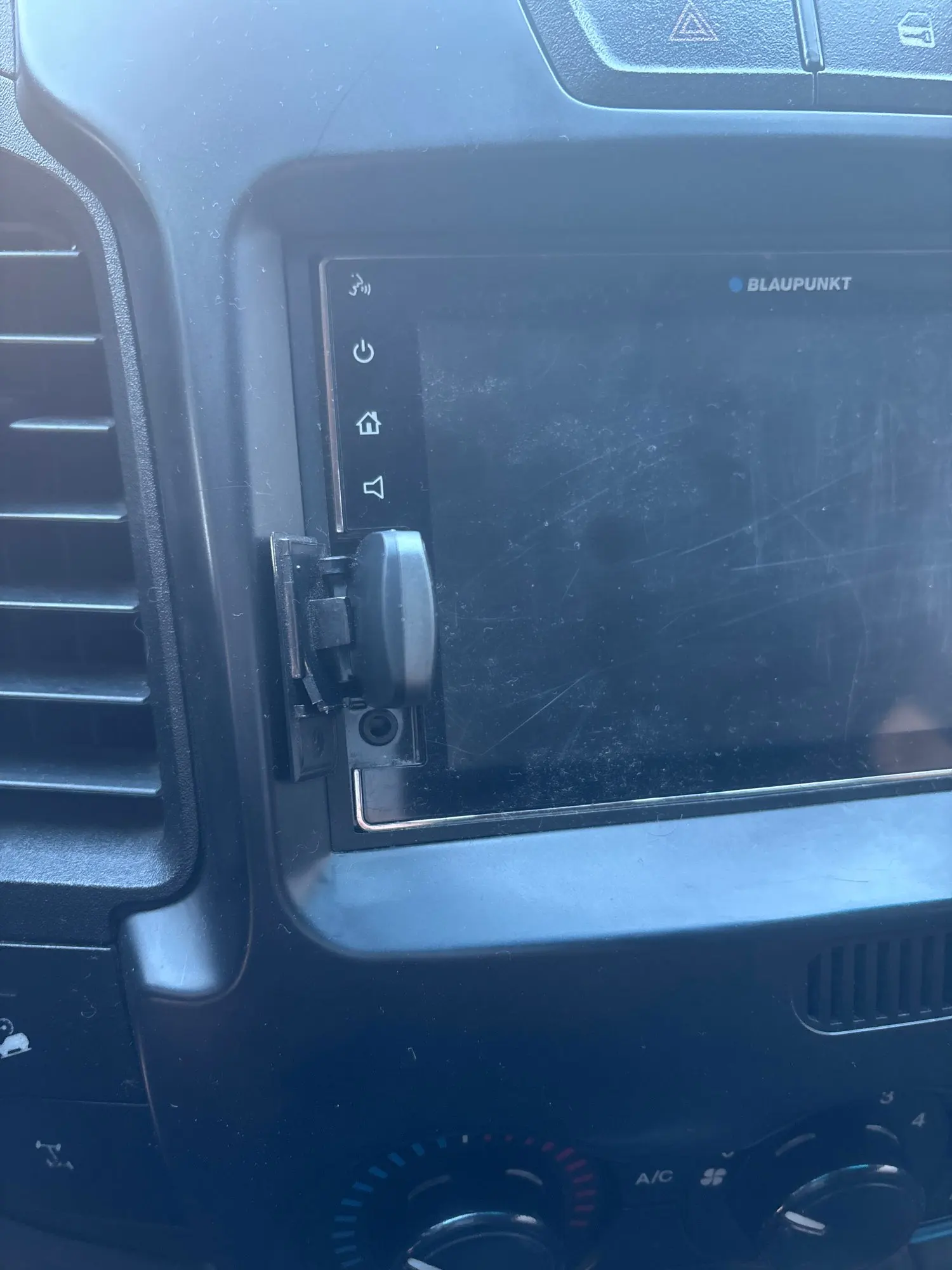 thumbnail image 2 of Wefenad Wireladapter, 2-in-1 WirelAndroid Car And Car Game Adapter 2 of 13