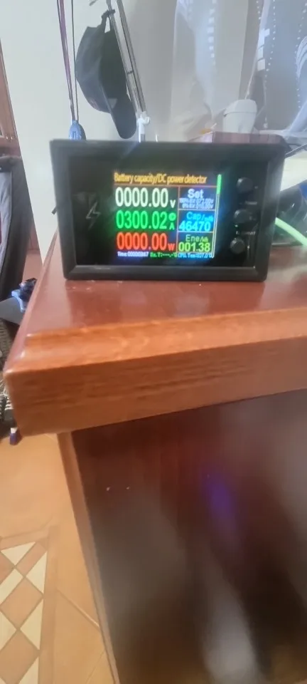 Car & solar battery wifi monitor 0-420V live data history Tuya app photo review