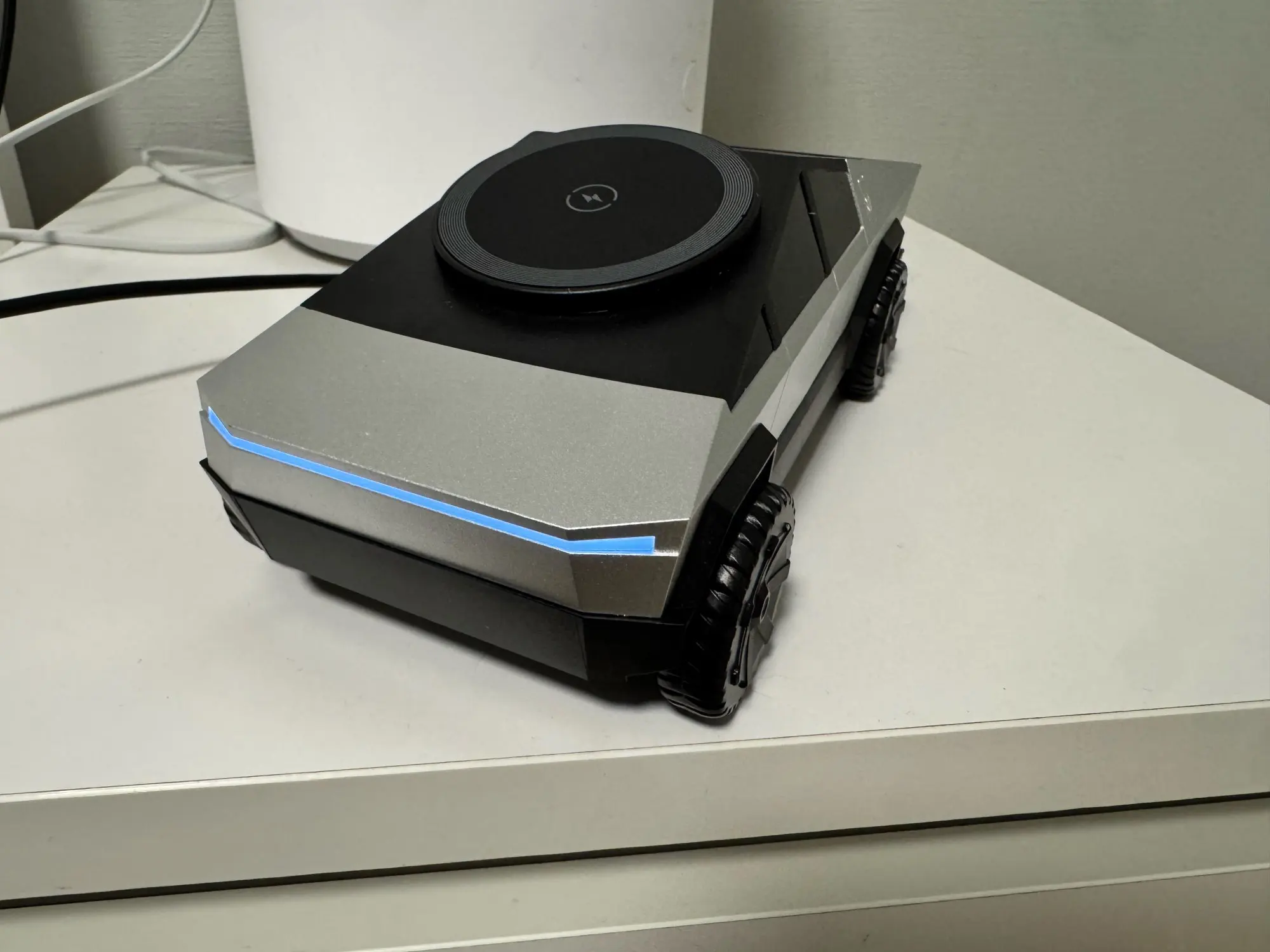 Housyfeel™ Cybertruck 3 in 1 Magnetic Fast Wireless Charger