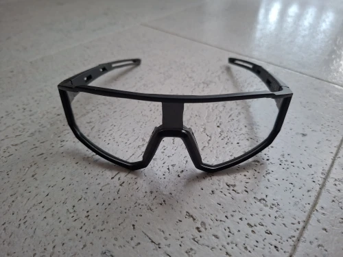 Photochromic Sunglasses for MTB Cycling: Adaptive UV Comfort photo review