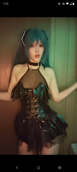 Succubus Bat-Wing Corset Set photo review