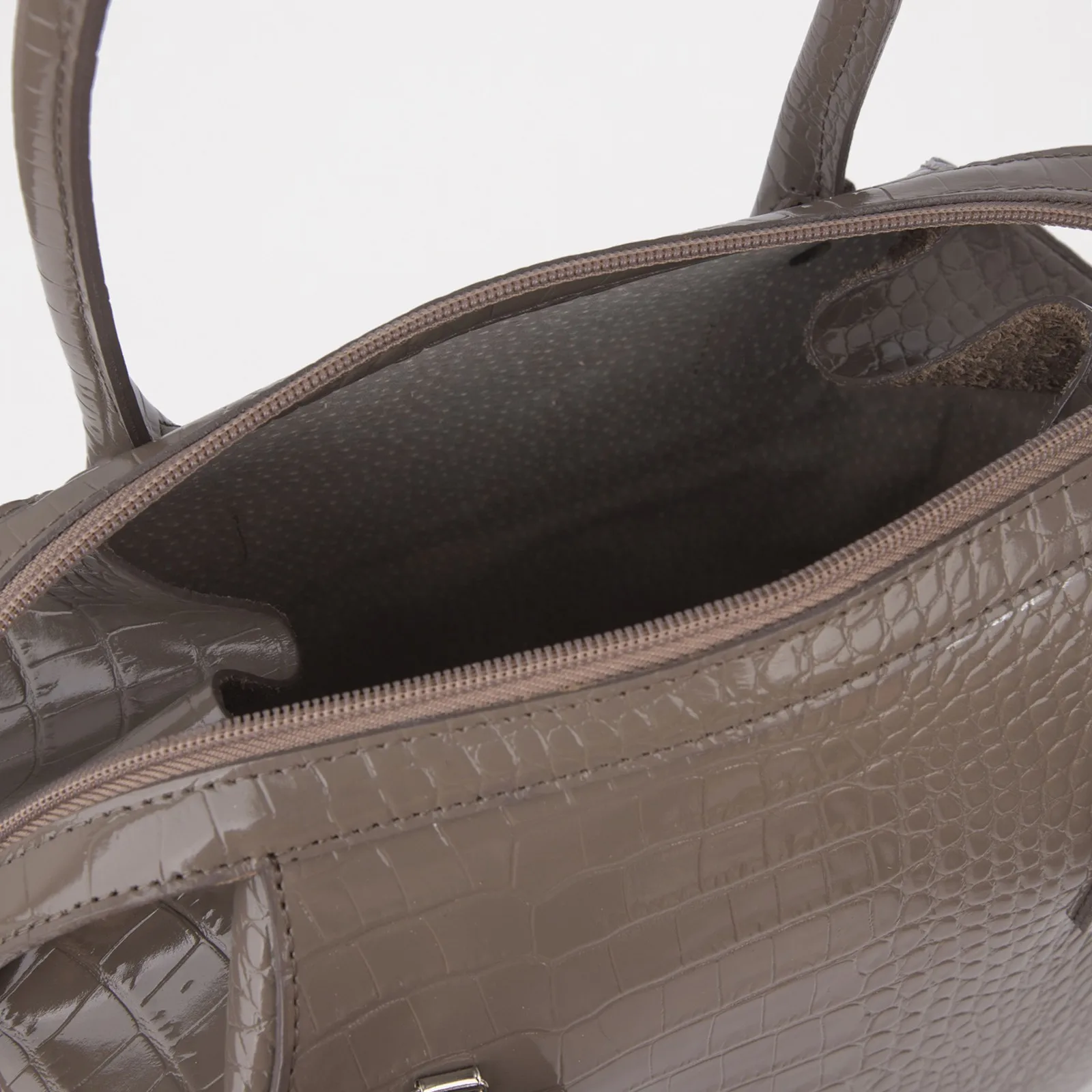 Рисунок 3 - Сумка женская на молнии