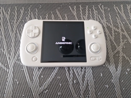 ANBERNIC RG CubeXX photo review