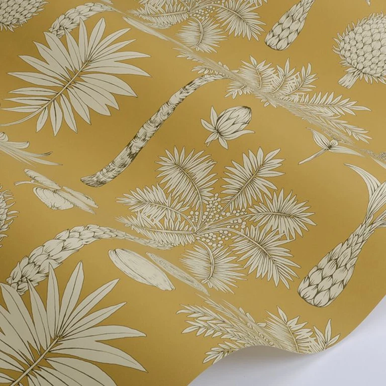 em rico amarelo-marrom chão com folhas e sementes