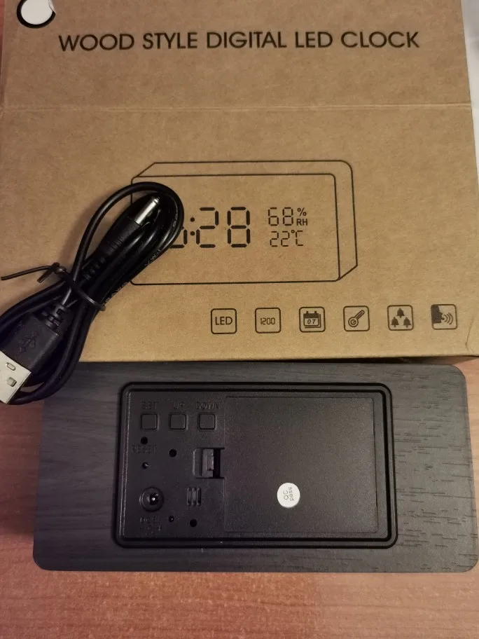 Digital Wooden Alarm Clock USB/AAA Powered photo review
