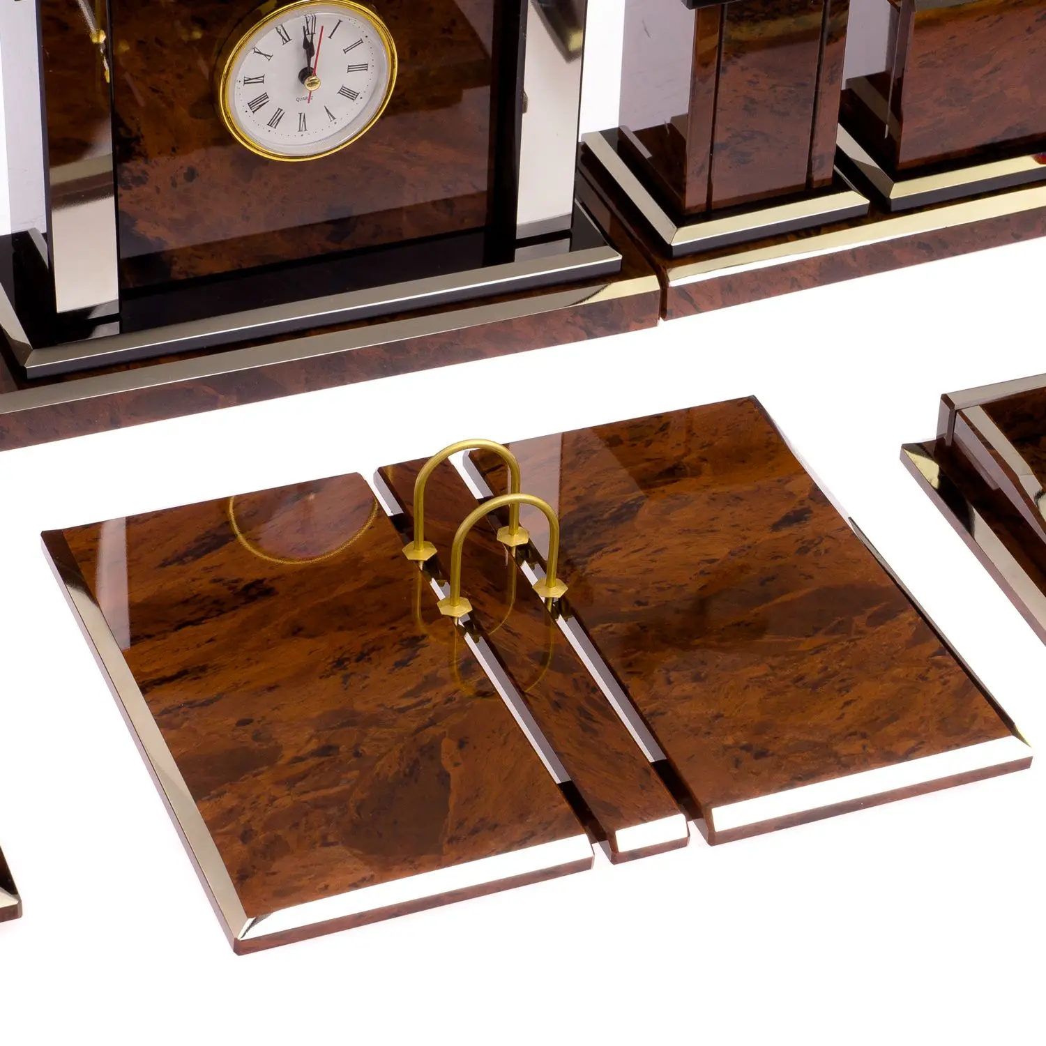 Рисунок 2 - Письменный набор "Золотой"