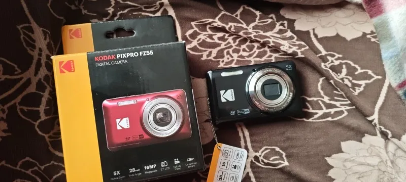 KODAK PIXPRO FZ55-RD 16MP Digital Camera 5X Optical Zoom 28mm Wide