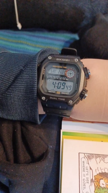 SKMEI 2126 Men's Digital Sports Watch 5BAR Waterproof Stopwatch photo review