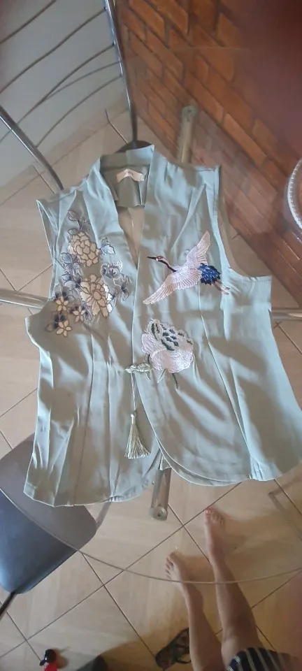 Elegant Women's Vest with Heavy Industry Embroidery photo review