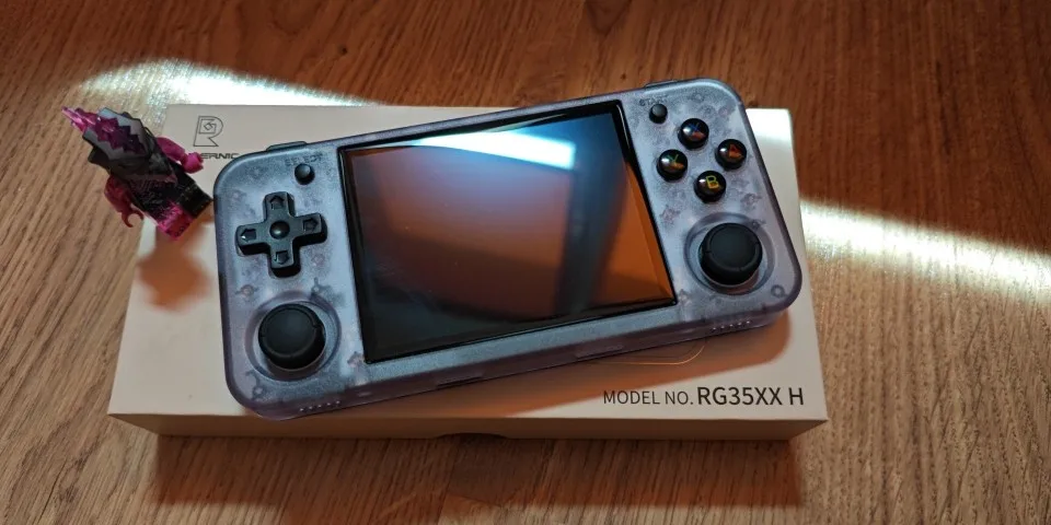 ANBERNIC RG35XX H photo review