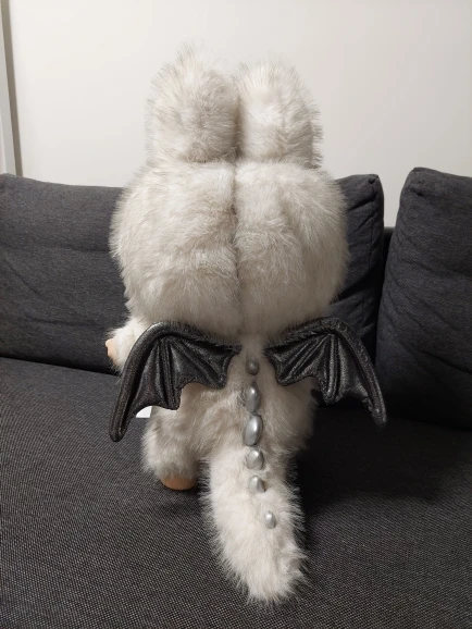 POP MART THE MONSTERS - ANGEL IN CLOUDS Vinyl Face Doll Limited