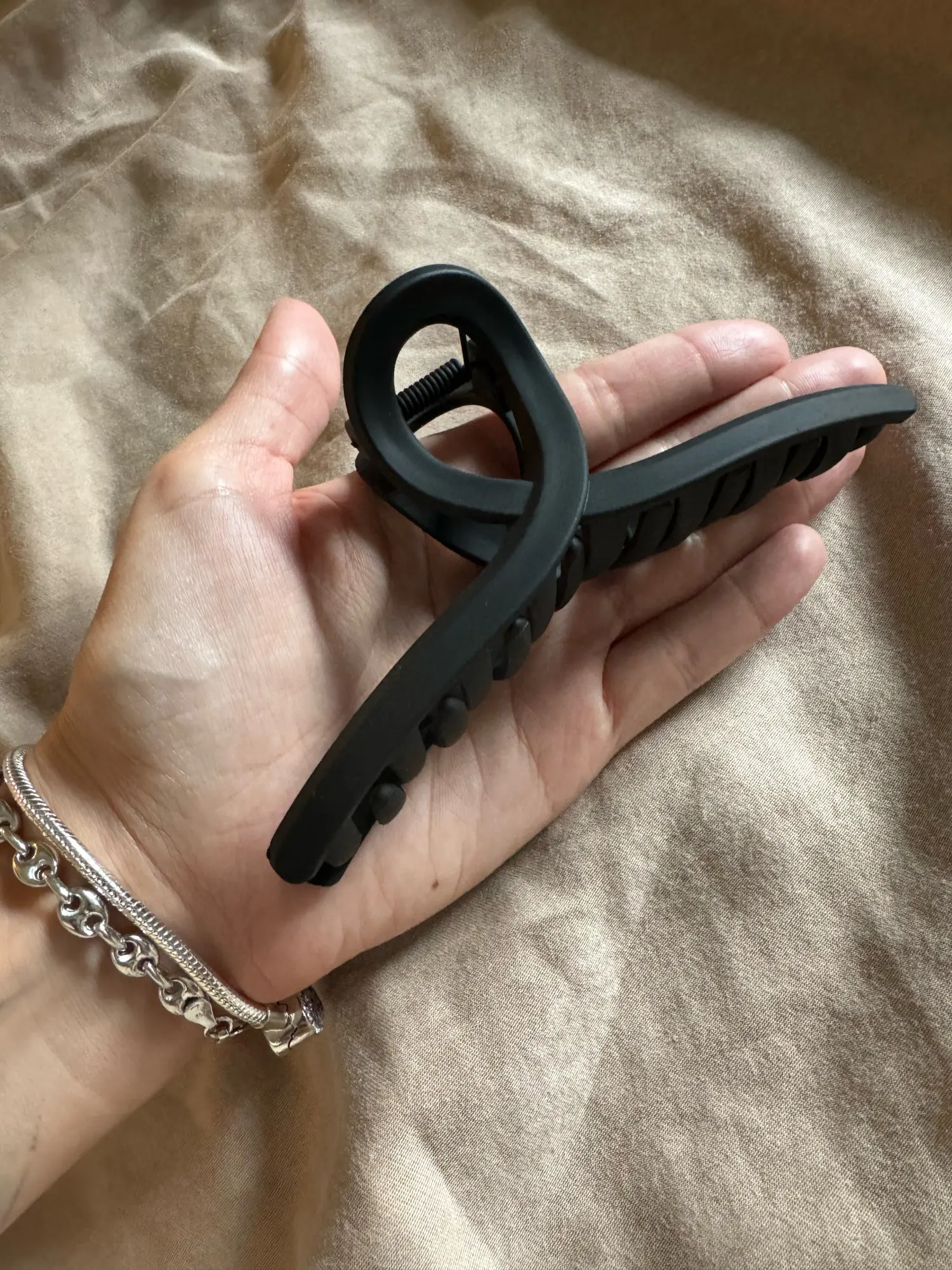 Large Women Hair Clip Cross Matte Hairpin Fashion French Elegant Hairgrips Large Hair Claw Clips Girls Korean Hair Accessories photo review
