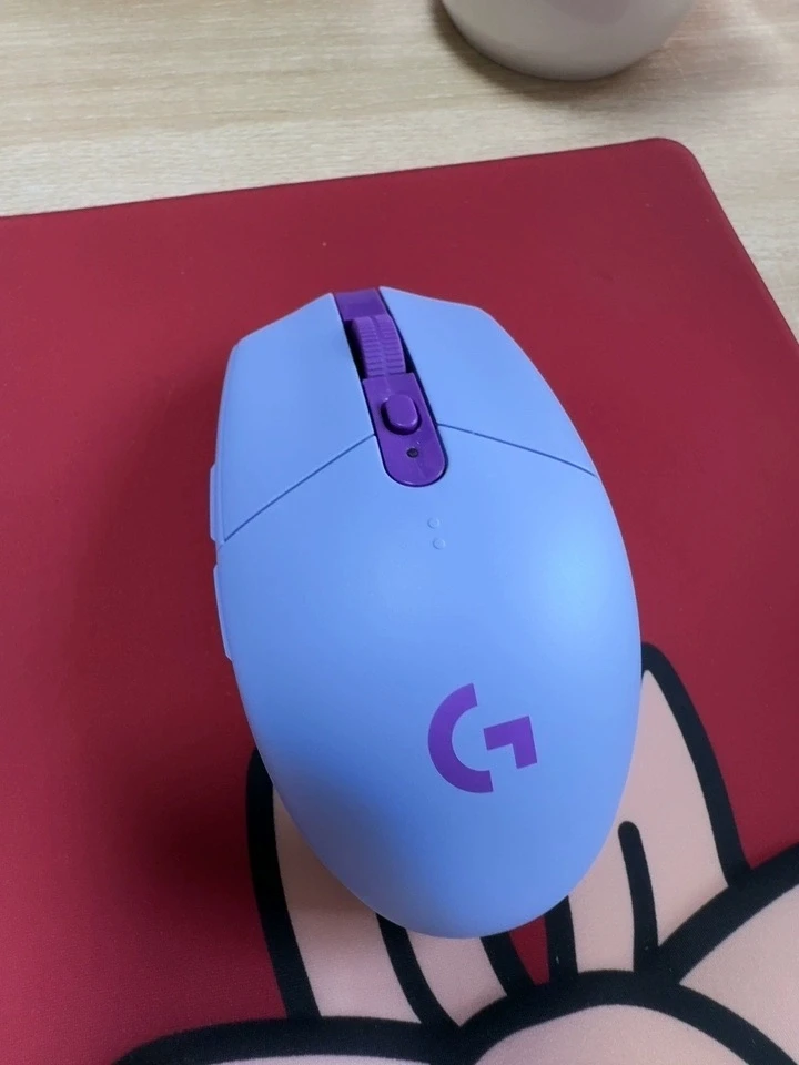 Logitech G304 Lightspeed Wireless Mouse 12K DPI 6 Buttons photo review