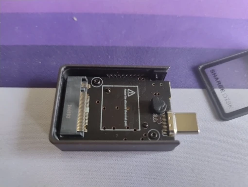 2TB 2230 M.2 SSD NVMeと SHARGE DISK ケース Amazon.com: Sharge Disk M.2 NVMe SSD Enclosure with Active Cooling