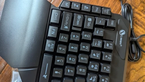 35keys One Handedly Single Hand Mini Gaming Keyboard Usb Ultra-slim Wired Backlight Keyboard for Laptop Desktop PC Smartphone photo review