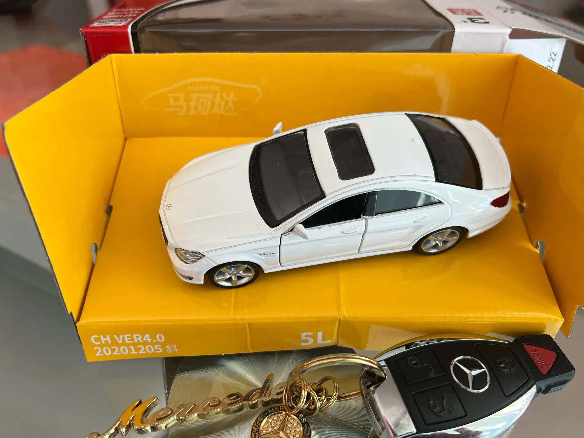 1:36 Car Model Mercedes CLS63 AMG Scale Metal Diecast Replica Home Office Miniature Art Vehicle Hobby Decoration Kid Boy Toy photo review